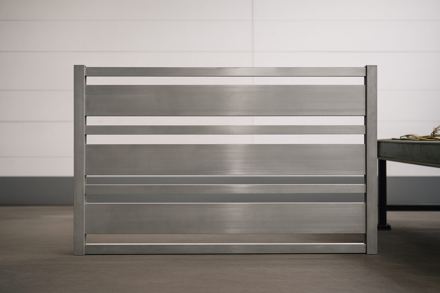 Produktion eines Zaunelements in moderner Optik in Polen für Kunden aus Halle und Leipzig